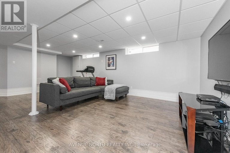 29648629/3028-courtyard-crescent/upper-hunt-club/ottawa/ontario/K1T3R7_38