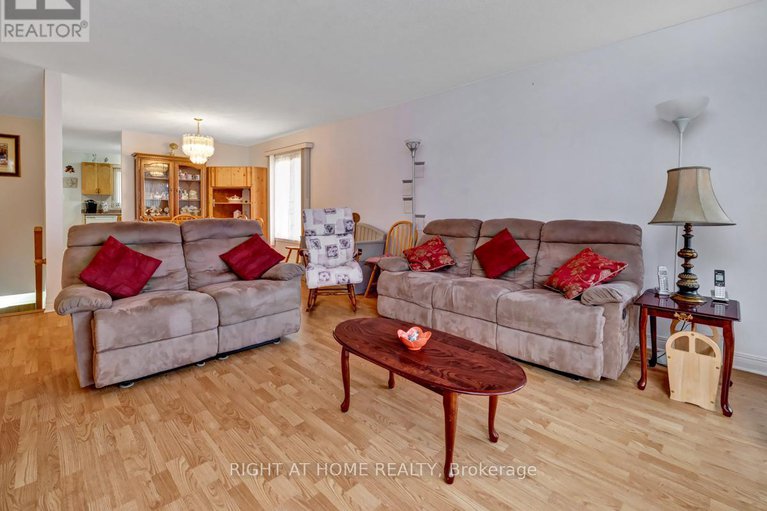 29149892/144-sandra-crescent/town-of-rockland/clarence-rockland/ontario/K4K1R7_8