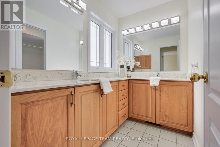 29381767/8-saddlebrook-street/centrepointe/ottawa/ontario/K2G5N6_41