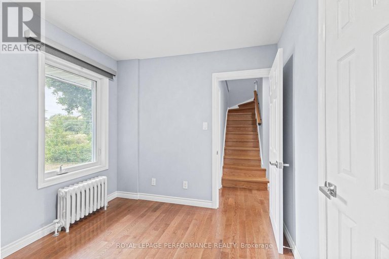 28864707/10-argue-drive/borden-farmstewart-farmcarleton-heightsparkwood-hills/ottawa/ontario/K2E6S1_11