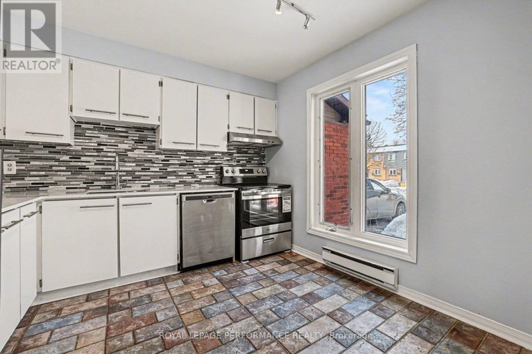 29688015/1367-cedarcroft-crescent/pineview/ottawa/ontario/K1B5G8_10