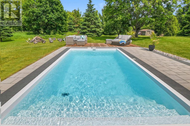 28882627/102-delaney-drive/huntley-ward-south-west/ottawa/ontario/K0A1L0_31