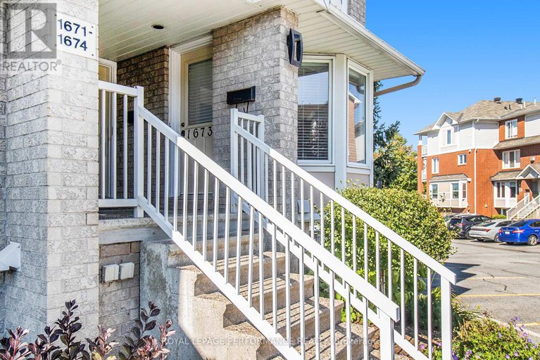 28638176/1673-locksley-lane/beaconwood/ottawa/ontario/K1J1B6_4