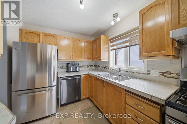 29466998/296-bonavista-street/town-of-rockland/clarence-rockland/ontario/K4K1N8_15