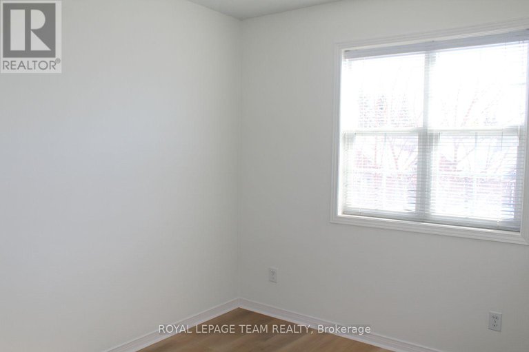 29399139/20-heartleaf-private/hunt-club-parkgreenboro/ottawa/ontario/K1T3Z9_29