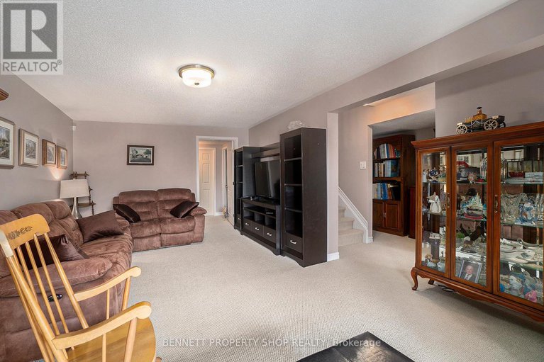 28438750/55-eileen-crescent/stittsville-central/ottawa/ontario/K2S1X2_19