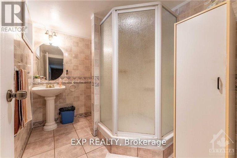 28509476/50-victoria-street-e/alexandria/north-glengarry/ontario/K0C1A0_22