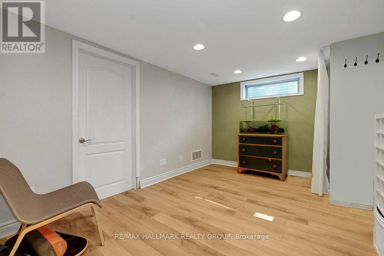 28915575/3243-southgate-road/south-keys/ottawa/ontario/K1V7Y2_34