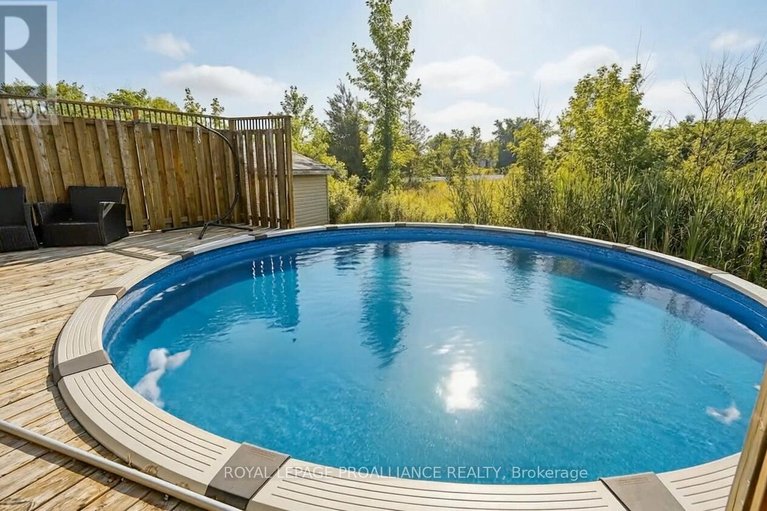 29557467/5500-meadowbrook-drive/iroquois/south-dundas/ontario/K0E1K0_31