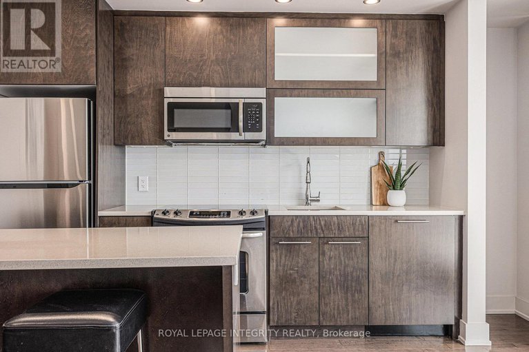 28767931/304-98-richmond-road/westborohampton-park/ottawa/ontario/K1Z0B2_16