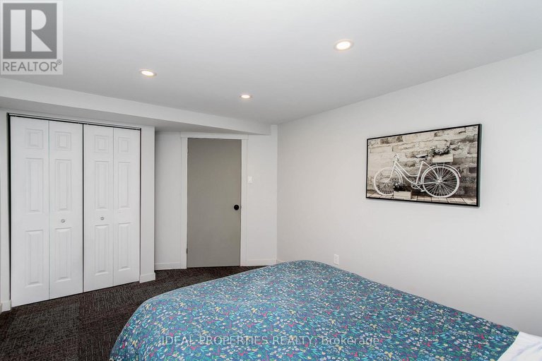 29212818/1326-tara-drive/copeland-park/ottawa/ontario/K2C0S7_38