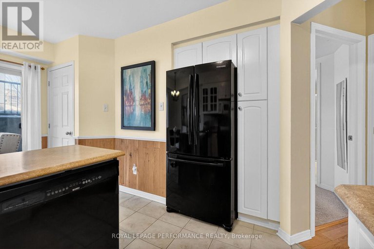 29415580/2-70-briargate-private/springridgeeast-village/ottawa/ontario/K4A0C3_17