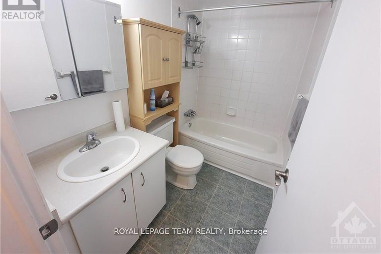 29155786/213-316-lorry-greenberg-drive/hunt-club-parkgreenboro/ottawa/ontario/K1T2P4_6