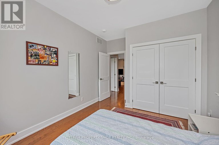 28399504/1355-mory-street/emerald-woodssawmill-creek/ottawa/ontario/K1T1C8_29