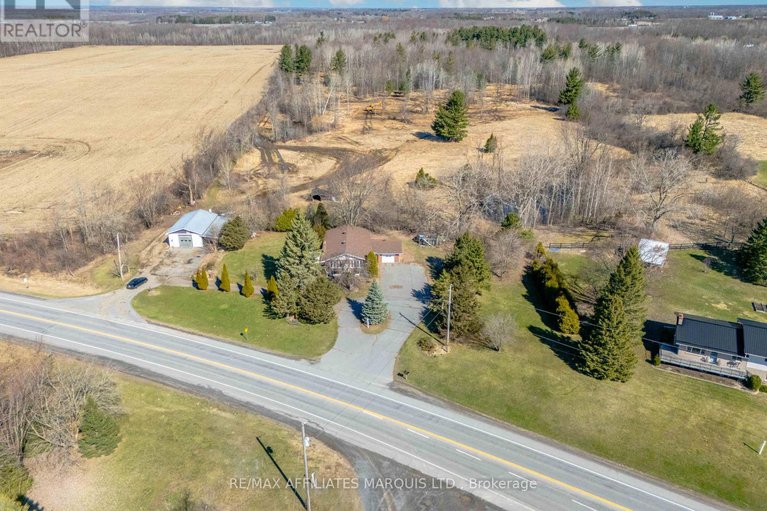 28215114/10984-county-rd-2-road/iroquois/south-dundas/ontario/K0E1K0_45