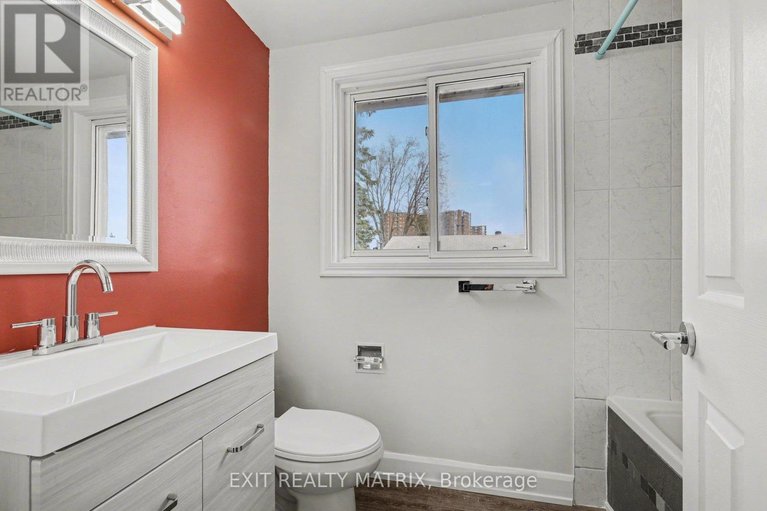 29672750/b-1468-heatherington-road/heron-gateindustrial-park/ottawa/ontario/K1V6S1_18