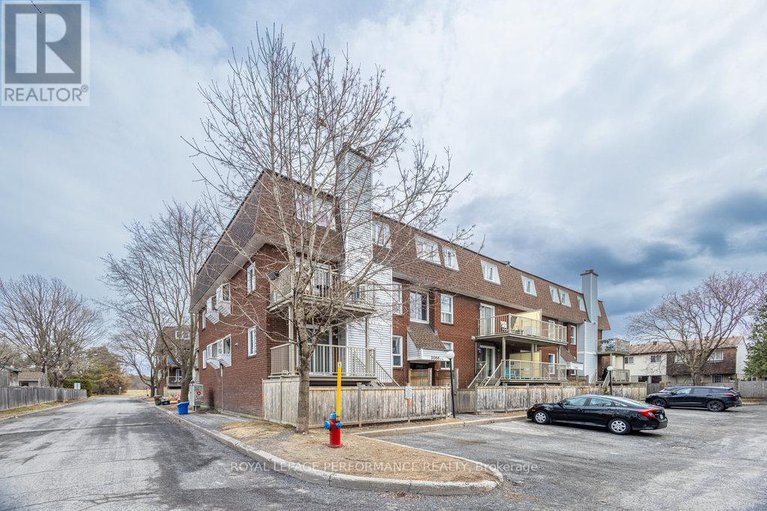 28401410/e-3066-councillors-way/blossom-parkleitrim/ottawa/ontario/K1T2S7_2