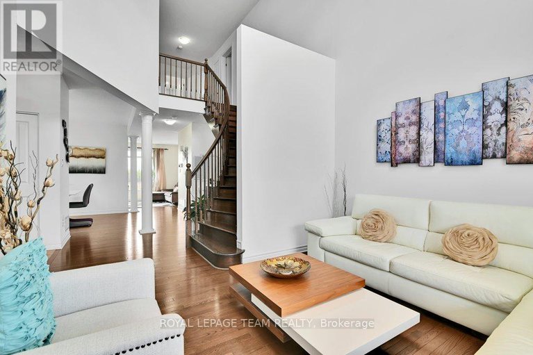 28330795/130-winterhaven-drive/mer-bleuebradley-estatesanderson-park/ottawa/ontario/K1W0H4_5