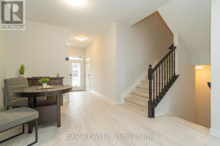 28798703/676-quilter-row/goulbourn-twp-from-franktown-rdsouth-to-rideau/ottawa/ontario/K0A2Z0_14