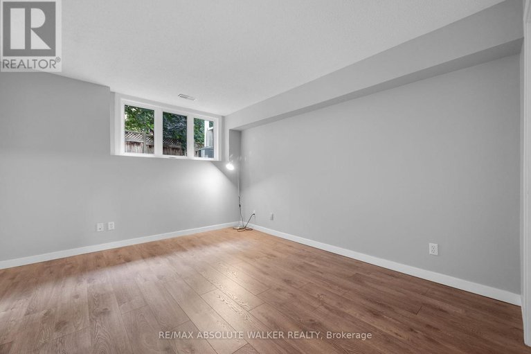 29081354/1673-locksley-lane/beaconwood/ottawa/ontario/K1J1B6_18