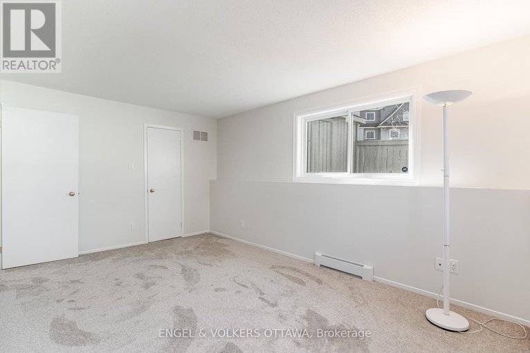 28138585/1504-tanguay-court/katimavik/ottawa/ontario/K2L3X8_24