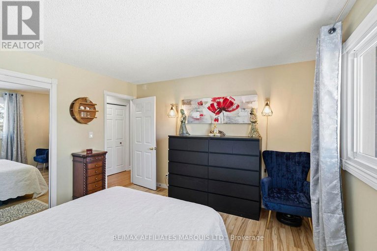 29323072/21-spruce-street/ingleside/south-stormont/ontario/K0C1M0_19