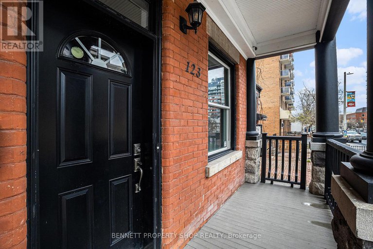 28245606/123-york-street/lower-townbyward-market/ottawa/ontario/K1N5T4_2