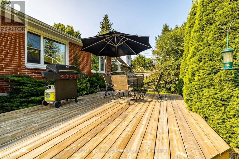 28842718/343-fullerton-avenue/overbrookcastle-heights/ottawa/ontario/K1K1K2_42