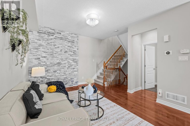 29563472/92-stockholm-private/riverside-southgloucester-glen/ottawa/ontario/K4M0G9_18