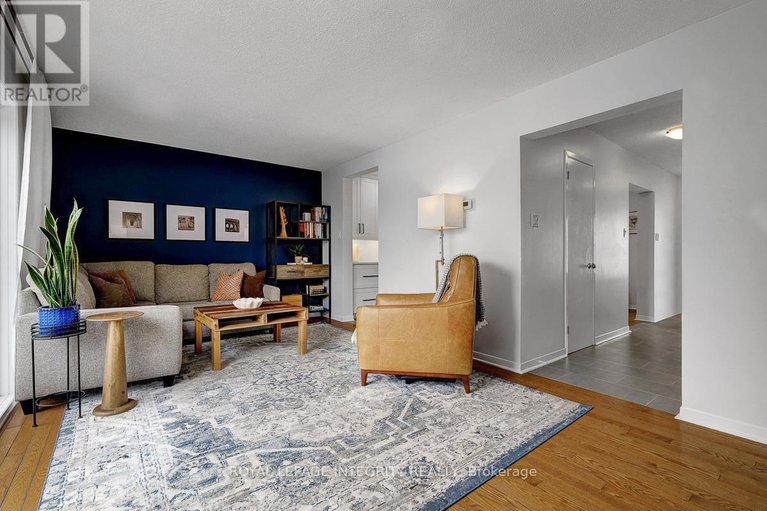 29428716/318-dalehurst-drive/tanglewood/ottawa/ontario/K2G4E4_10