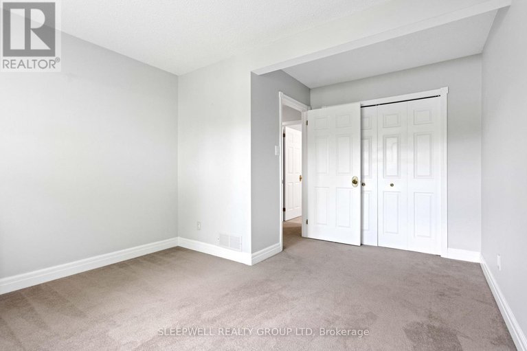 28620824/55-waterford-drive/pineglencountry-place/ottawa/ontario/K2E7V4_29