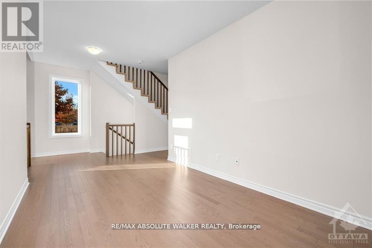 28242948/702-du-rivage-street/town-of-rockland/clarence-rockland/ontario/K4K0K1_4
