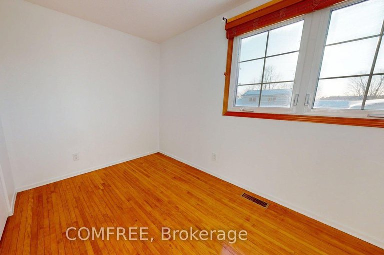 29409348/146-old-colony-road/glencairnhazeldean/ottawa/ontario/K2L1M4_14