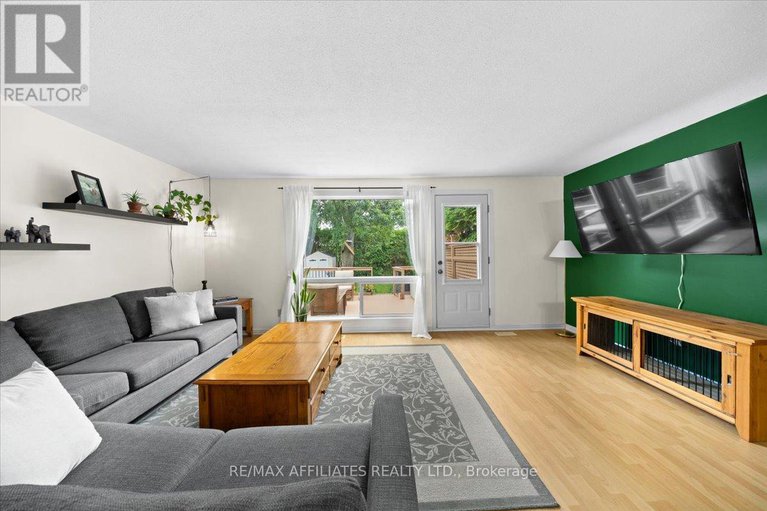 28592351/1150-grenoble-crescent/orleans-wood/ottawa/ontario/K1C2C6_18