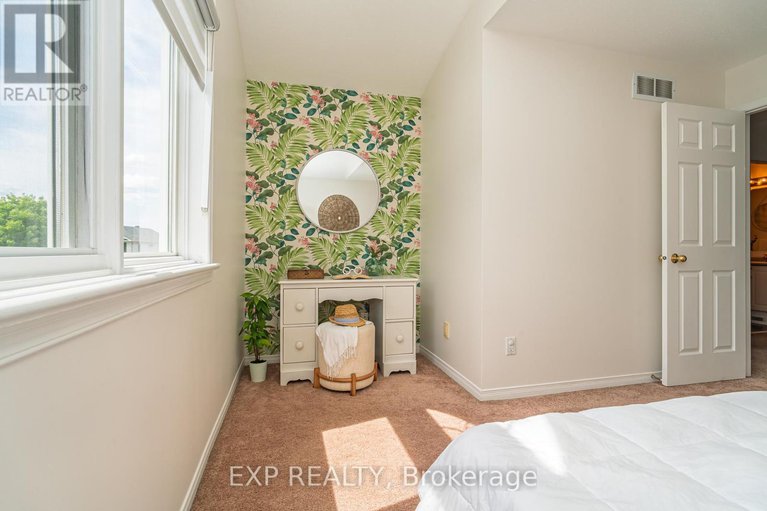 28394255/1091-rocky-harbour-crescent/riverside-southgloucester-glen/ottawa/ontario/K1V1V4_29