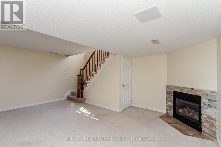 28714023/565-pepperville-crescent-n/emerald-meadowstrailwest/ottawa/ontario/K2M0E6_30