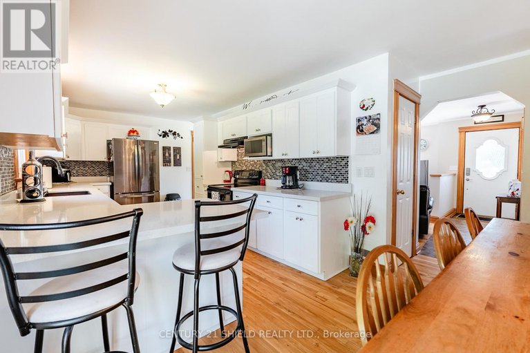 29038692/14215-county-rd-2-highway/south-stormont-osnabruck-twp/south-stormont/ontario/K0C1M0_19