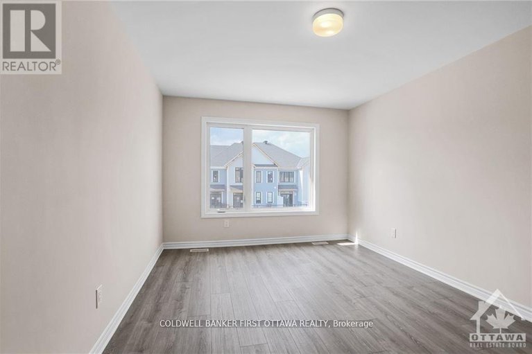 29422755/78-ballinora-lane/stittsville-north/ottawa/ontario/K2S2Z6_26