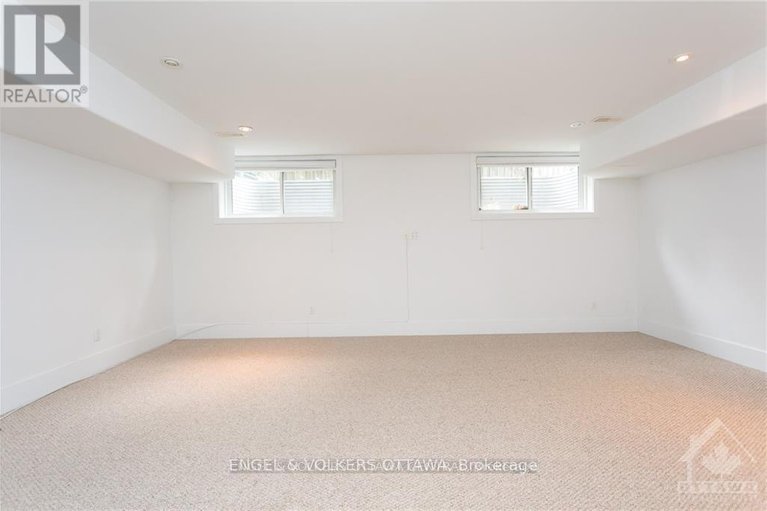 29456645/144-montauk/carleton-heights/ottawa/ontario/K2C2B4_37