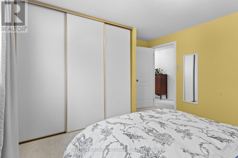 29615591/540-des-conifers-crescent/fallingbrookgardenway-south/ottawa/ontario/K4A3E2_31