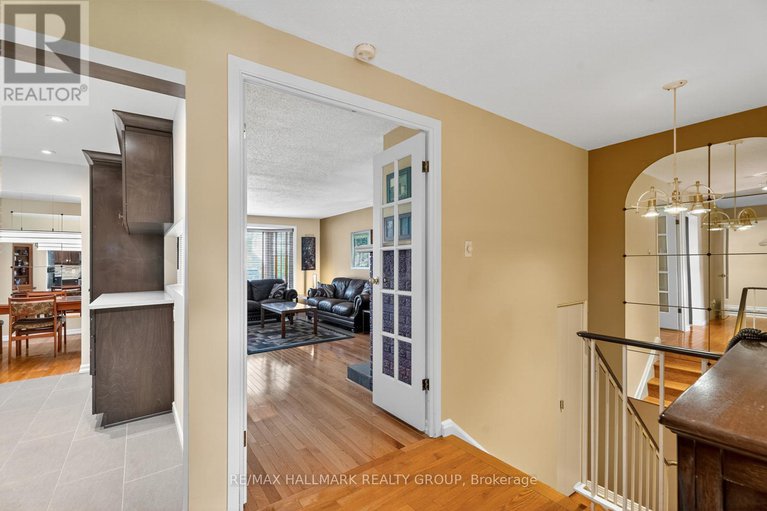 28966380/1816-applegrove-court/beacon-hill-south/ottawa/ontario/K1J6S5_14