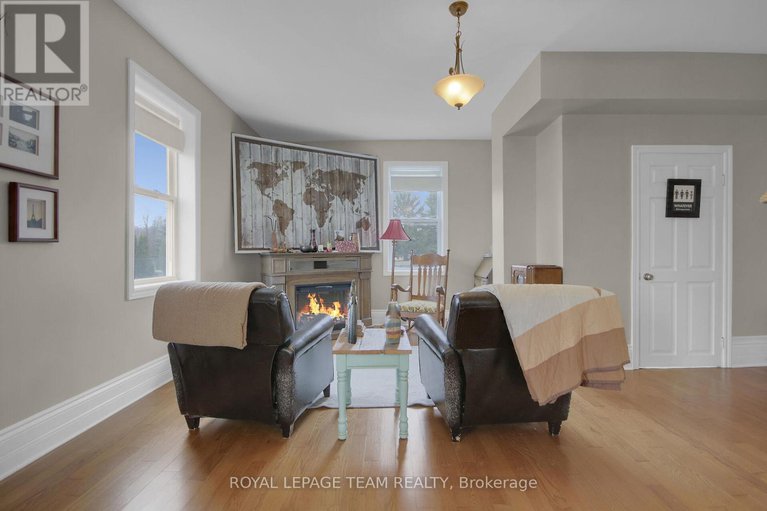 28403299/1456-meadow-drive/greely/ottawa/ontario/K4P1B1_11