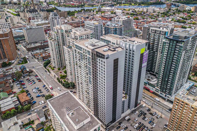 28223628/2706-195-besserer-street/sandy-hill/ottawa/ontario/K1N7J6_35