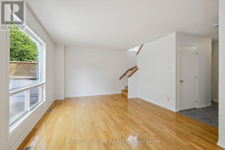 28485638/5119-lerner-way/beacon-hill-south/ottawa/ontario/K1J1B3_17