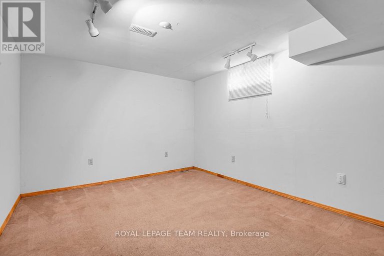 28798160/16-chickasaw-crescent/bridlewood/ottawa/ontario/K2M1M4_29