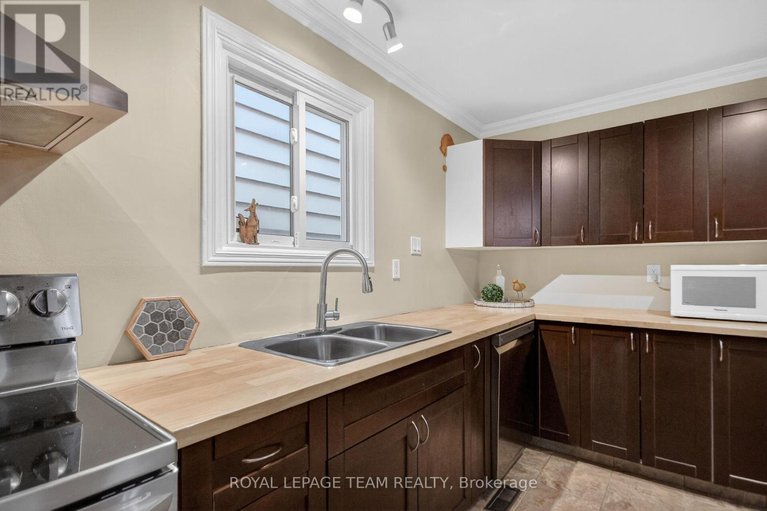 29684608/14-19-trafford-lane-w/on-the-green/ottawa/ontario/K2J1X6_12