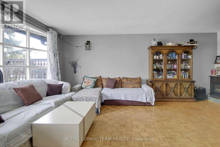 28494304/52-bowhill-avenue/borden-farmstewart-farmcarleton-heightsparkwood-hills/ottawa/ontario/K2E6S7_15