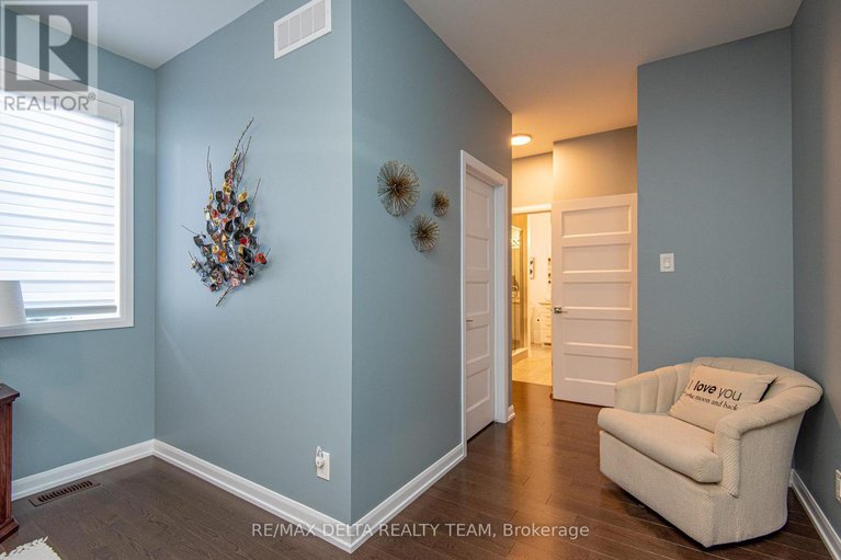 29382128/373-sterling-avenue/town-of-rockland/clarence-rockland/ontario/K2K0L4_21