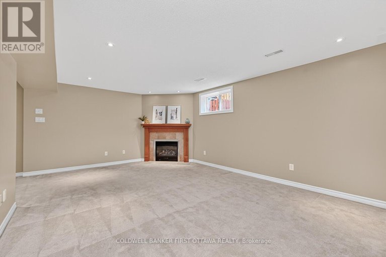 29580873/102-windance-crescent/morgans-grantsouth-march/ottawa/ontario/K2W0A7_30