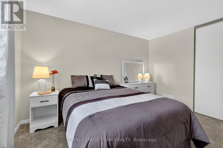 29501810/318-liard-street/stittsville-south/ottawa/ontario/K2S1J8_33